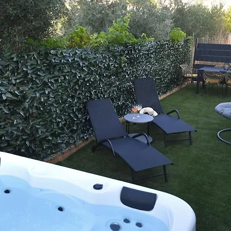 Garden Leoma With Free Parking! Daire Zadar