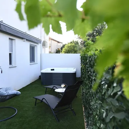 Garden Leoma With Free Parking! * Ζαντάρ