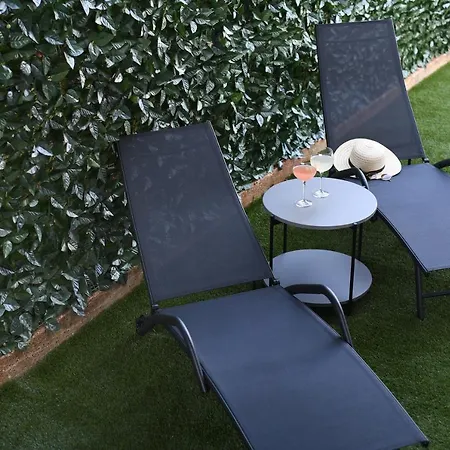 Garden Leoma With Free Parking! Διαμέρισμα *