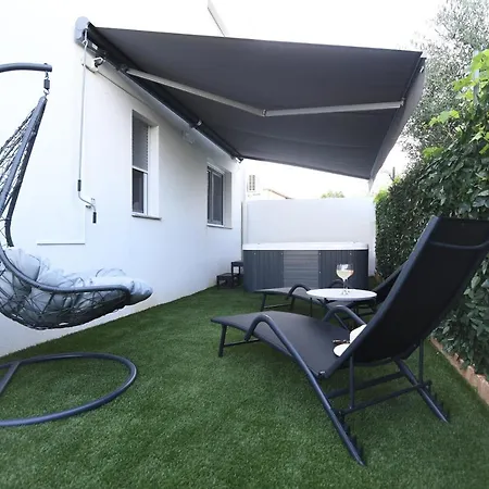 Garden Leoma With Free Parking! Ζαντάρ