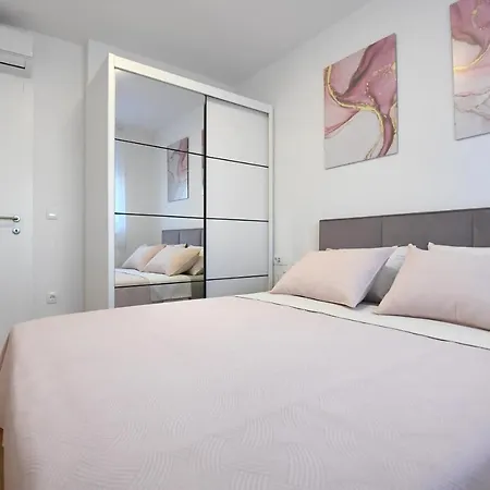 Daire Garden Leoma With Free Parking! *