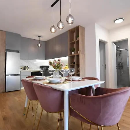 Garden Leoma With Free Parking! Apartment