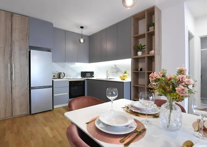 Garden Leoma With Free Parking! * זאדאר