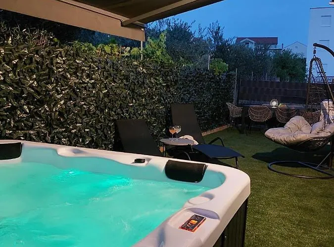 Garden Leoma With Free Parking! * זאדאר